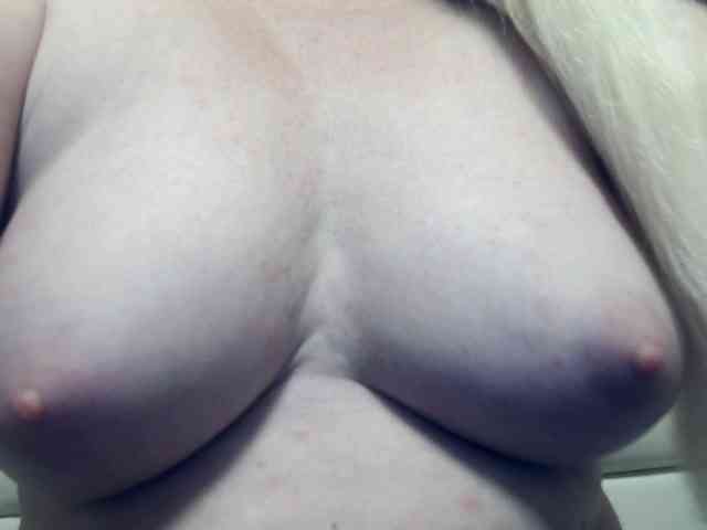 Lilia103 webcam