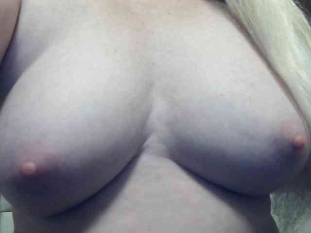 Lilia103 webcam