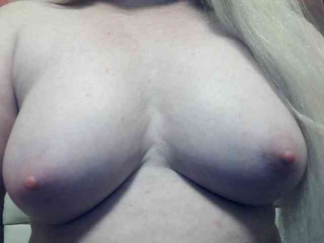 Lilia103 webcam