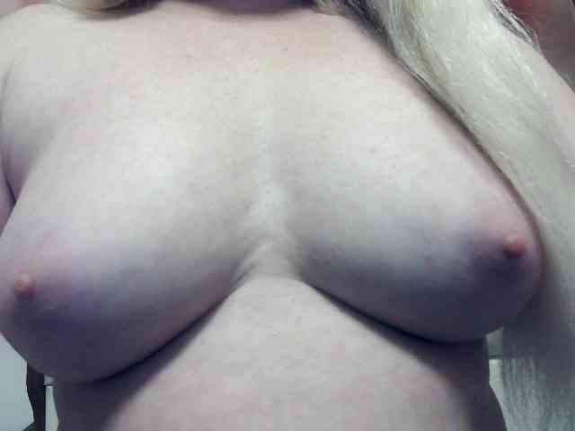 Lilia103 webcam