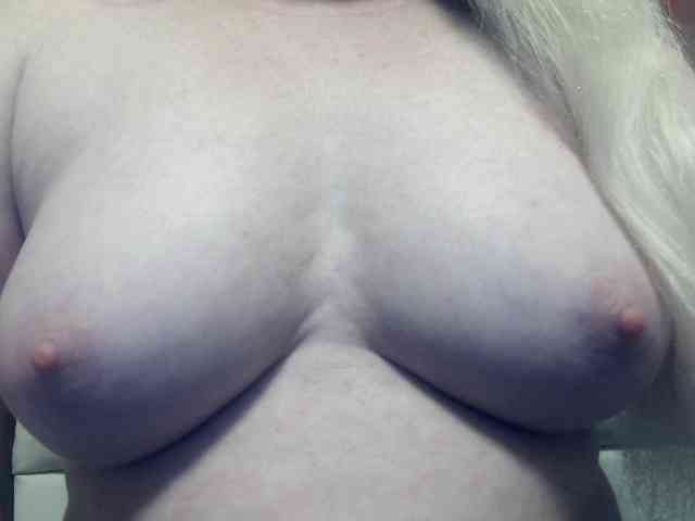 Lilia103 webcam