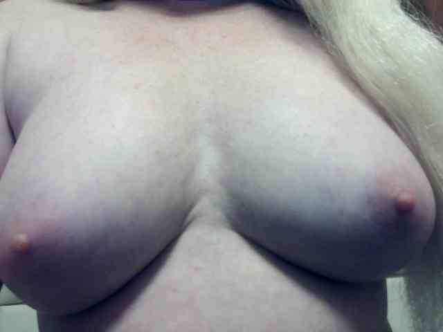 Lilia103 webcam