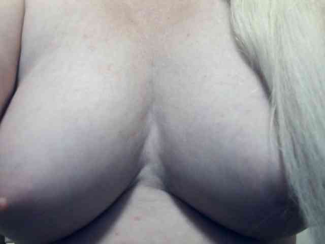 Lilia103 webcam