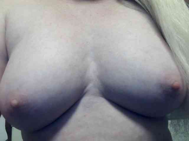 Lilia103 webcam