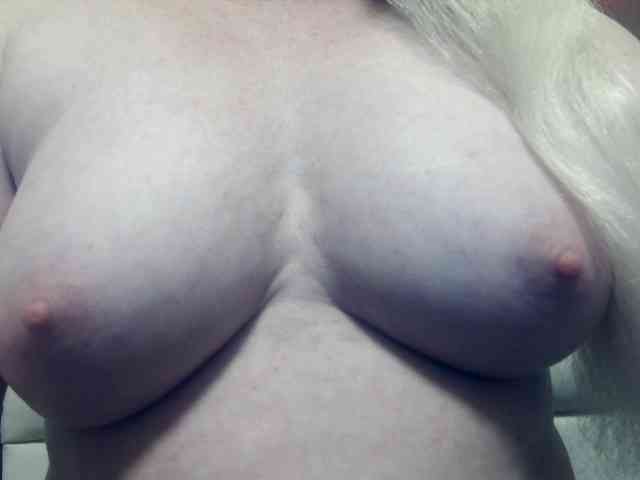 Lilia103 webcam