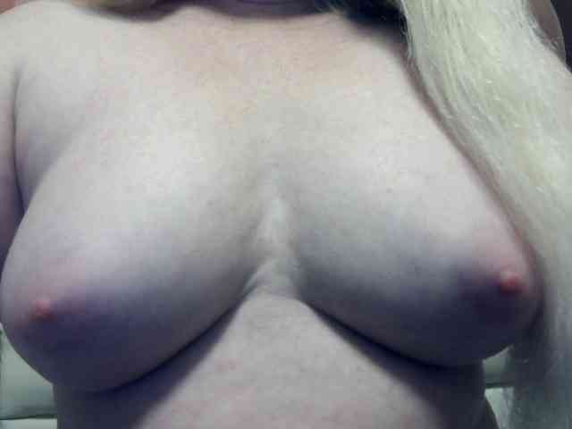 Lilia103 webcam