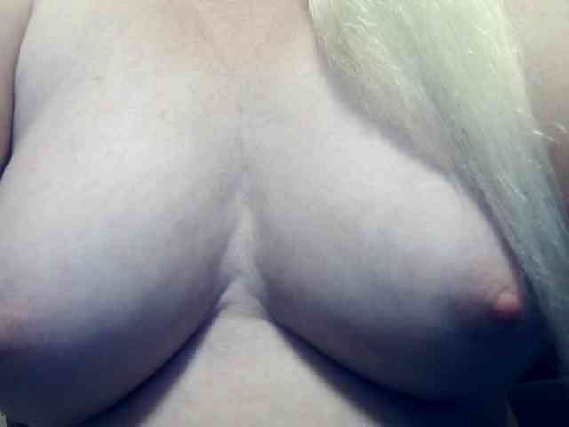 Lilia103 Live Webcam on BongaCams