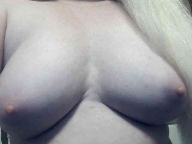 Lilia103 webcam