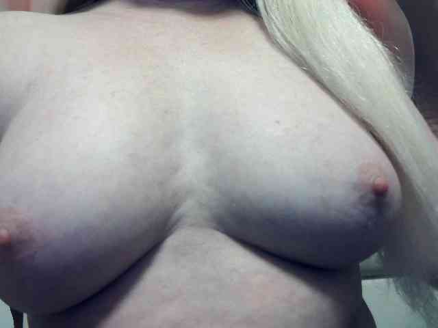 Lilia103 webcam