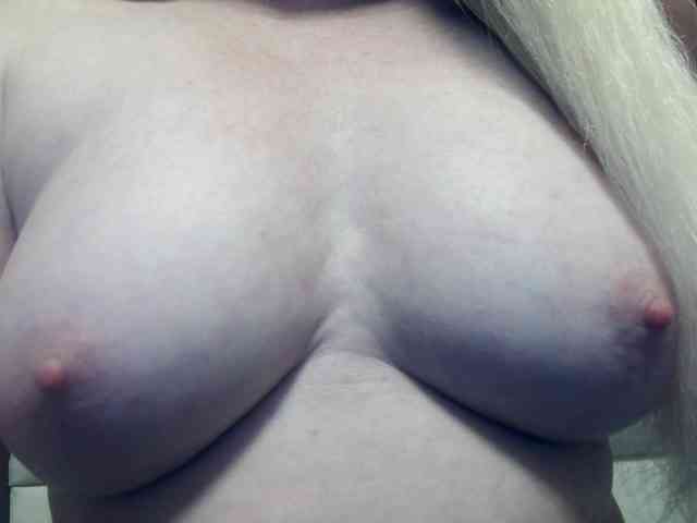 Lilia103 webcam