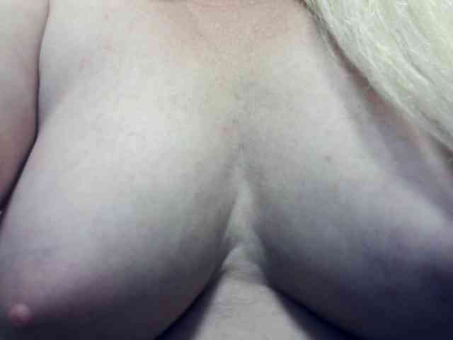Lilia103 webcam