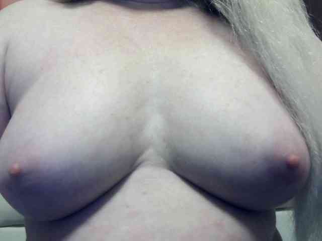 Lilia103 webcam