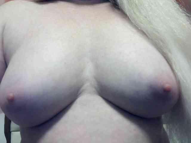 Lilia103 webcam