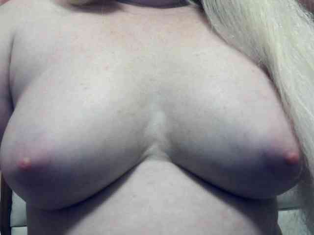 Lilia103 webcam