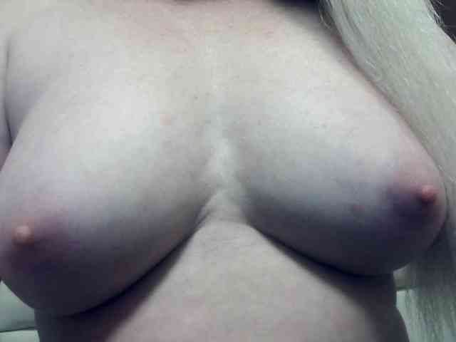 Lilia103 webcam