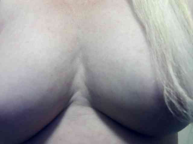 Lilia103 webcam