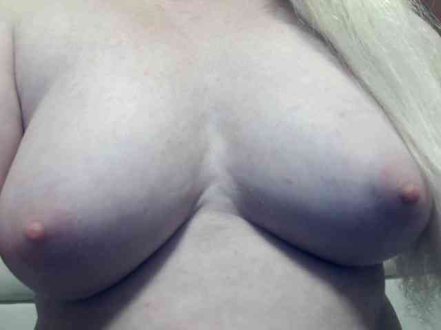 Lilia103 webcam