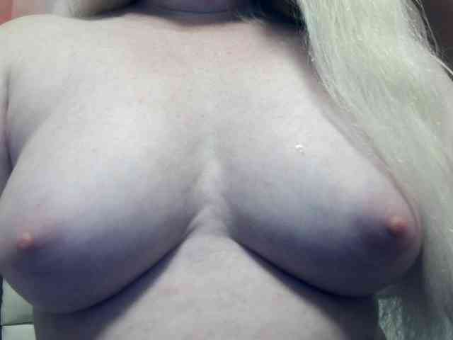 Lilia103 webcam