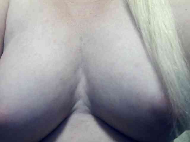 Lilia103 webcam