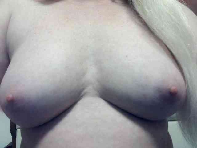 Lilia103 webcam