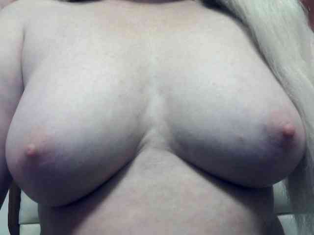 Lilia103 webcam