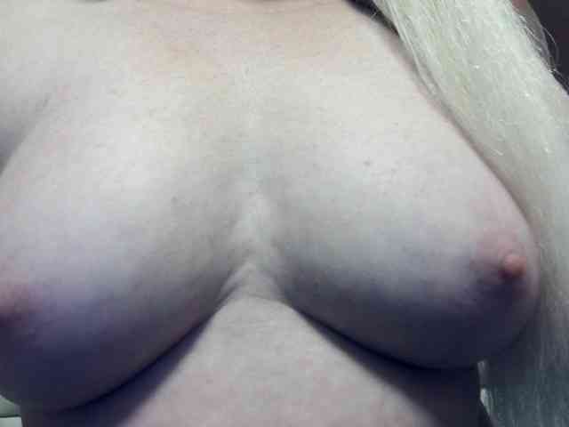 Lilia103 webcam