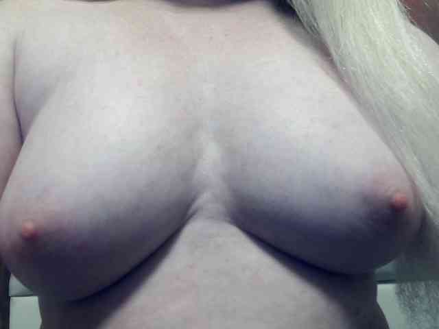 Lilia103 webcam