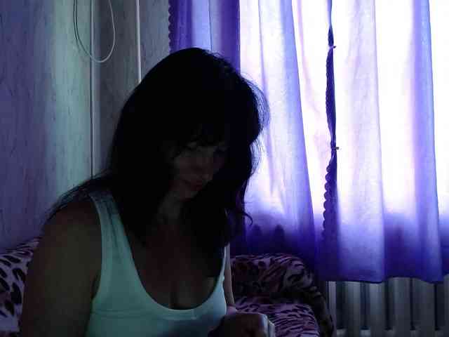 KedraLuv webcam