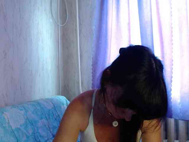 KedraLuv webcam