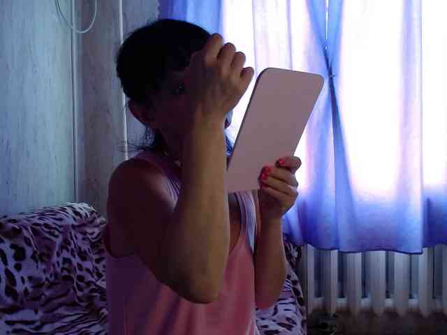 KedraLuv webcam