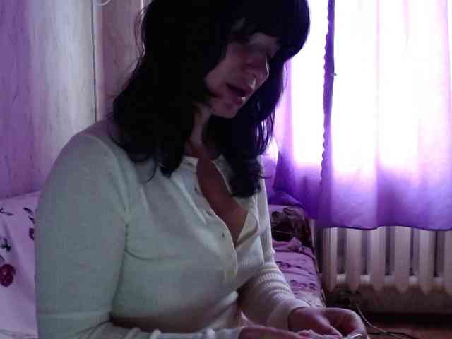KedraLuv webcam