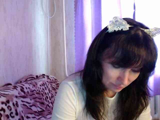 KedraLuv webcam