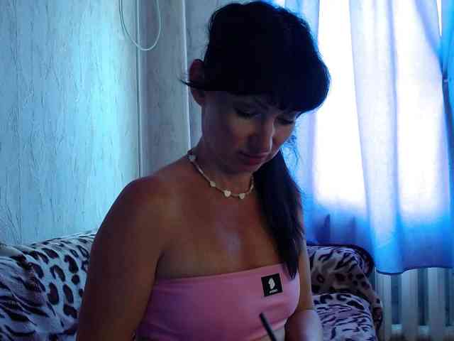 KedraLuv webcam