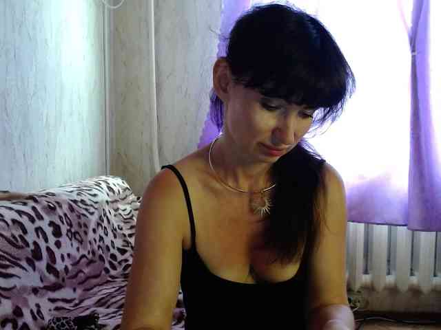 KedraLuv webcam