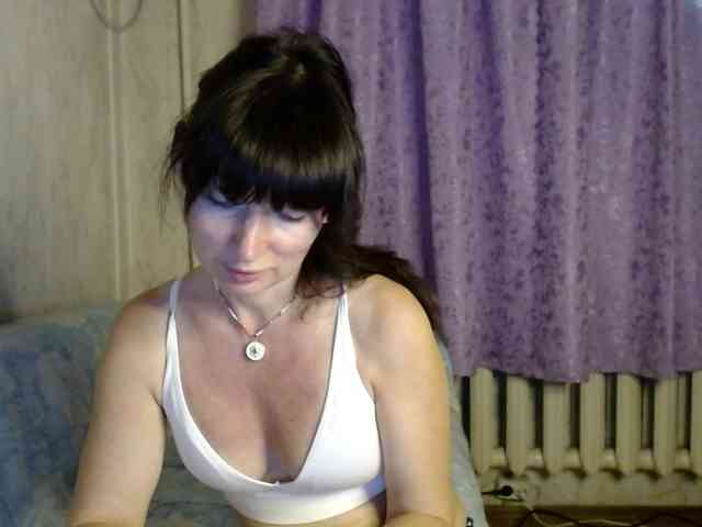 KedraLuv webcam