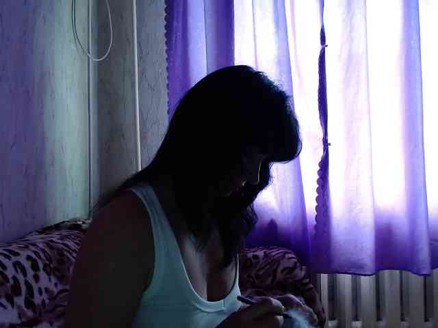 KedraLuv webcam