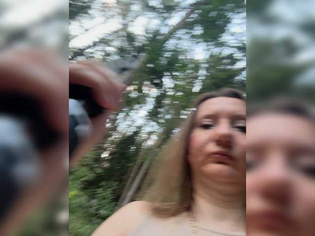 Ledi1 live cam on BongaCams