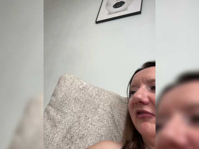 Ledi1 live cam on BongaCams