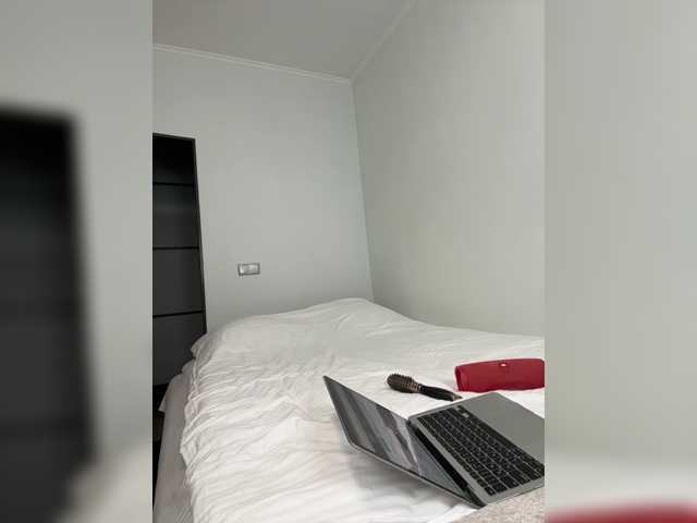 Ledi1 live cam on BongaCams