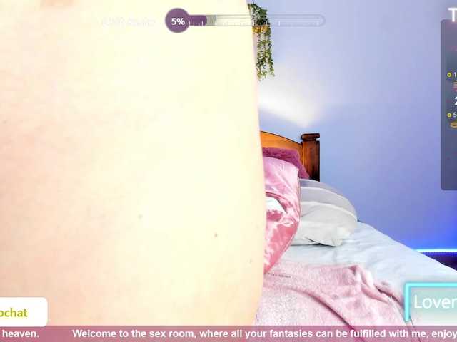 HollyTegan live cam on BongaCams