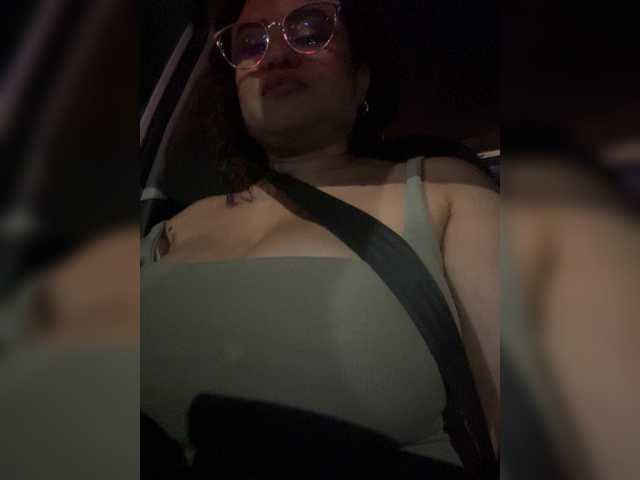 HollyTegan live cam preview