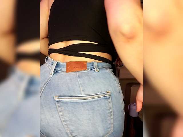 HollyTegan, live now on BongaCams