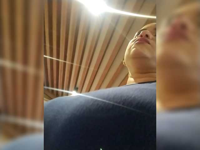 HollyTegan live cam preview