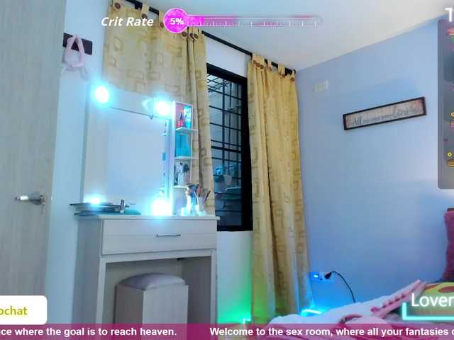 HollyTegan live cam preview