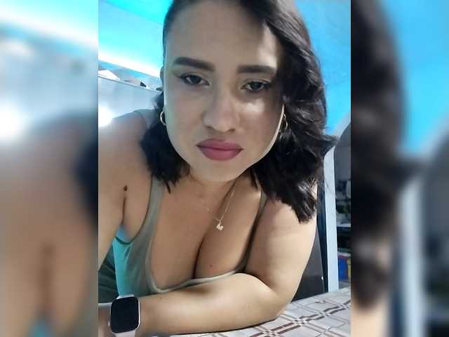 HollyTegan live cam on BongaCams