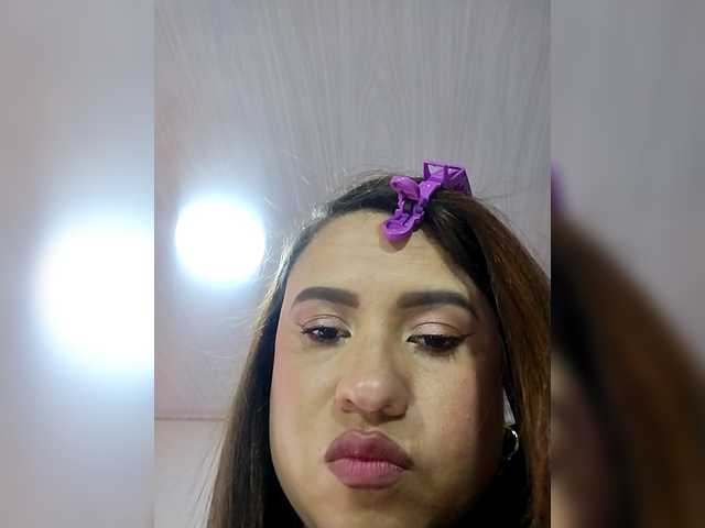 HollyTegan's BongaCams show and profile