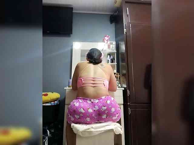 HollyTegan webcam
