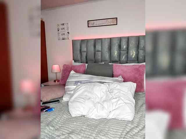 HollyTegan webcam