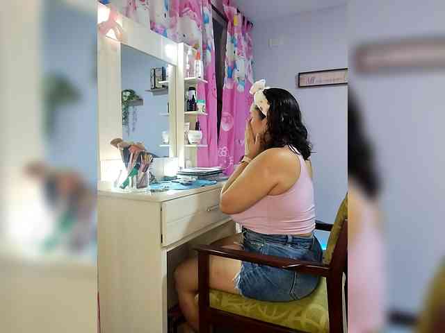 HollyTegan webcam