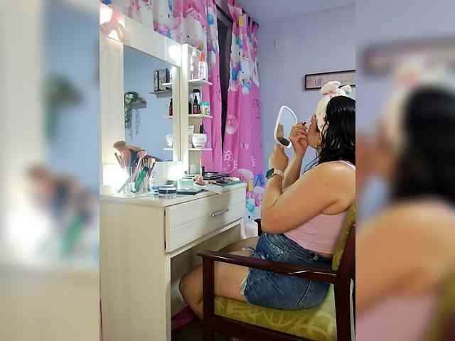 HollyTegan webcam